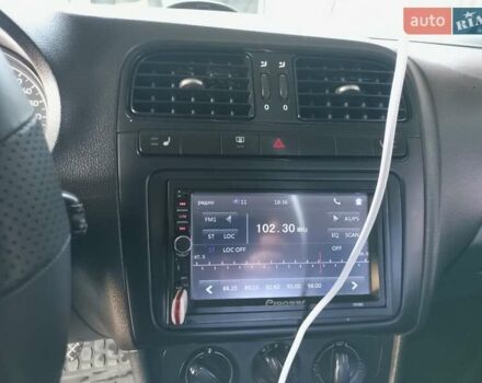 Черный Фольксваген Поло, объемом двигателя 1.6 л и пробегом 212 тыс. км за 6700 $, фото 5 на Automoto.ua