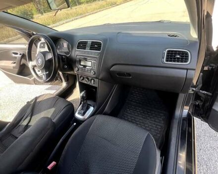 Черный Фольксваген Поло, объемом двигателя 1.6 л и пробегом 200 тыс. км за 7500 $, фото 37 на Automoto.ua