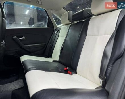 Черный Фольксваген Поло, объемом двигателя 1.6 л и пробегом 226 тыс. км за 7500 $, фото 10 на Automoto.ua