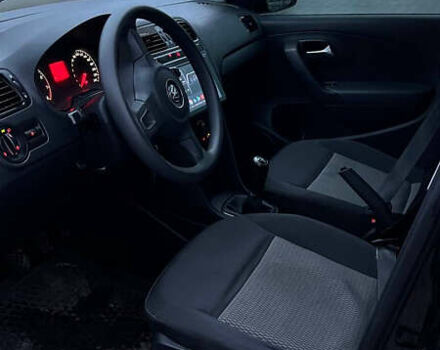 Черный Фольксваген Поло, объемом двигателя 1.6 л и пробегом 200 тыс. км за 6300 $, фото 9 на Automoto.ua