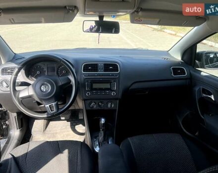 Черный Фольксваген Поло, объемом двигателя 1.6 л и пробегом 200 тыс. км за 7500 $, фото 35 на Automoto.ua