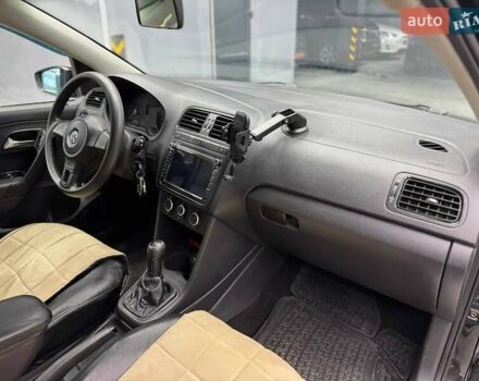 Черный Фольксваген Поло, объемом двигателя 1.6 л и пробегом 226 тыс. км за 7500 $, фото 15 на Automoto.ua