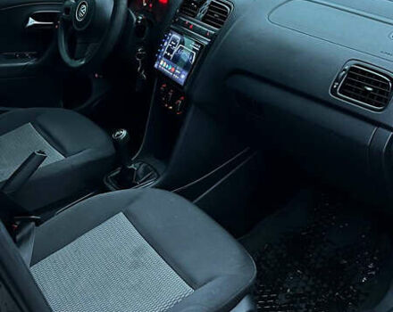 Черный Фольксваген Поло, объемом двигателя 1.6 л и пробегом 200 тыс. км за 6300 $, фото 8 на Automoto.ua