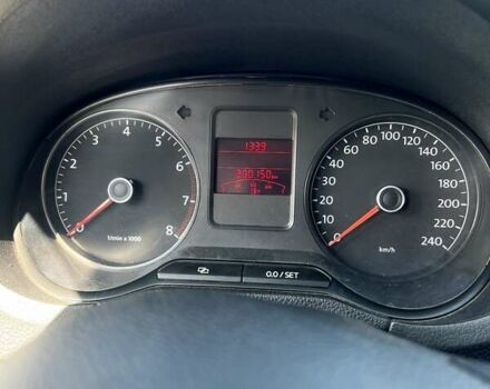 Черный Фольксваген Поло, объемом двигателя 1.6 л и пробегом 200 тыс. км за 7500 $, фото 31 на Automoto.ua