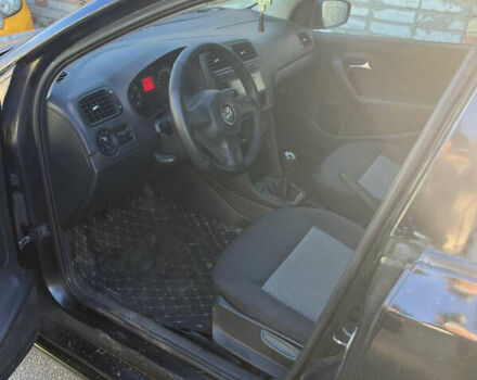 Черный Фольксваген Поло, объемом двигателя 1.6 л и пробегом 300 тыс. км за 4499 $, фото 13 на Automoto.ua