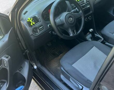 Черный Фольксваген Поло, объемом двигателя 1.6 л и пробегом 198 тыс. км за 6500 $, фото 12 на Automoto.ua