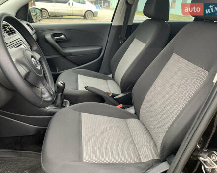 Черный Фольксваген Поло, объемом двигателя 1.6 л и пробегом 275 тыс. км за 5900 $, фото 12 на Automoto.ua