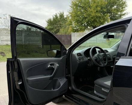 Черный Фольксваген Поло, объемом двигателя 1.6 л и пробегом 180 тыс. км за 5400 $, фото 6 на Automoto.ua