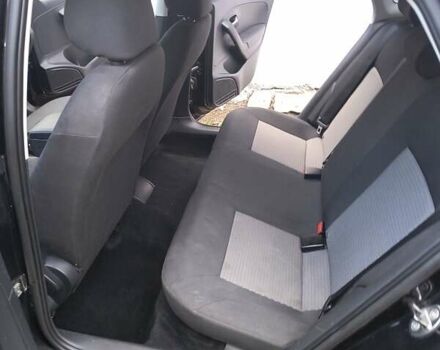 Черный Фольксваген Поло, объемом двигателя 1.6 л и пробегом 182 тыс. км за 6300 $, фото 5 на Automoto.ua