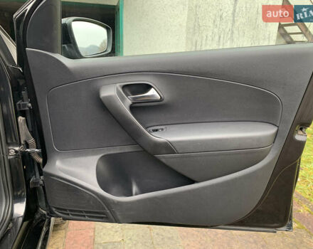 Черный Фольксваген Поло, объемом двигателя 1.6 л и пробегом 275 тыс. км за 5900 $, фото 17 на Automoto.ua