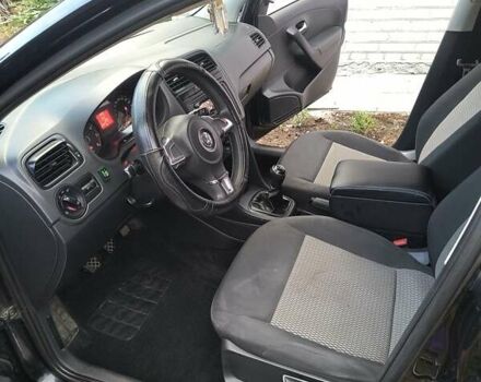 Черный Фольксваген Поло, объемом двигателя 1.6 л и пробегом 182 тыс. км за 6300 $, фото 6 на Automoto.ua