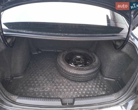 Черный Фольксваген Поло, объемом двигателя 1.6 л и пробегом 182 тыс. км за 6300 $, фото 4 на Automoto.ua