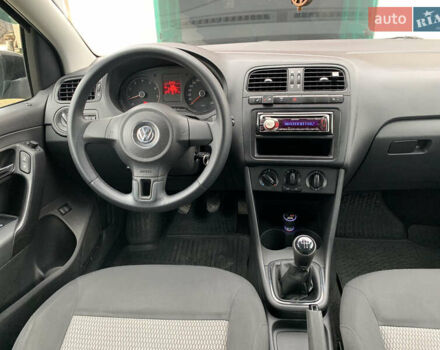 Черный Фольксваген Поло, объемом двигателя 1.6 л и пробегом 275 тыс. км за 5900 $, фото 10 на Automoto.ua