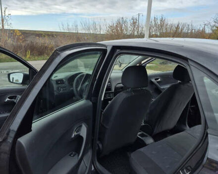 Черный Фольксваген Поло, объемом двигателя 1.6 л и пробегом 181 тыс. км за 6600 $, фото 6 на Automoto.ua