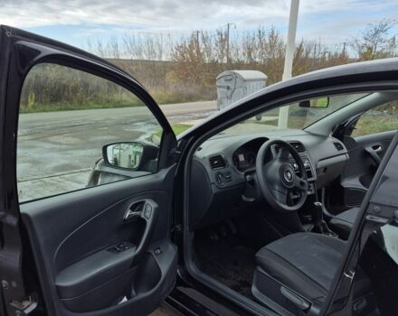 Черный Фольксваген Поло, объемом двигателя 1.6 л и пробегом 181 тыс. км за 6600 $, фото 5 на Automoto.ua