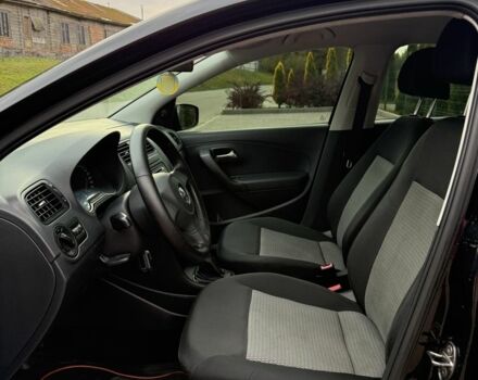 Черный Фольксваген Поло, объемом двигателя 1.6 л и пробегом 180 тыс. км за 5400 $, фото 9 на Automoto.ua