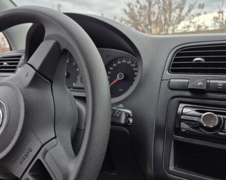 Черный Фольксваген Поло, объемом двигателя 1.6 л и пробегом 181 тыс. км за 6600 $, фото 7 на Automoto.ua