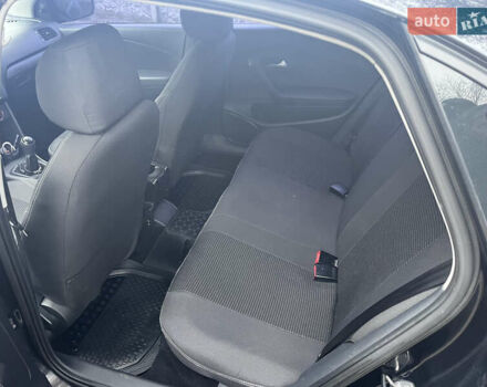 Черный Фольксваген Поло, объемом двигателя 1.6 л и пробегом 153 тыс. км за 6500 $, фото 7 на Automoto.ua