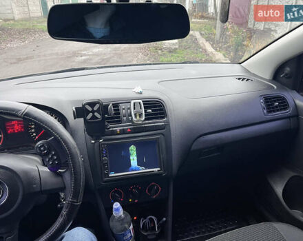 Черный Фольксваген Поло, объемом двигателя 1.6 л и пробегом 153 тыс. км за 6500 $, фото 5 на Automoto.ua