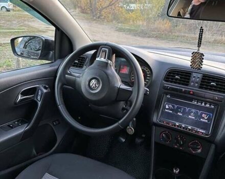 Черный Фольксваген Поло, объемом двигателя 1.6 л и пробегом 188 тыс. км за 7500 $, фото 7 на Automoto.ua