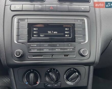 Чорний Фольксваген Поло, об'ємом двигуна 1.6 л та пробігом 77 тис. км за 9800 $, фото 5 на Automoto.ua