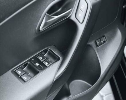 Черный Фольксваген Поло, объемом двигателя 1.4 л и пробегом 126 тыс. км за 8300 $, фото 12 на Automoto.ua