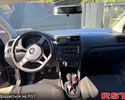 Черный Фольксваген Поло, объемом двигателя 1.6 л и пробегом 113 тыс. км за 10500 $, фото 1 на Automoto.ua