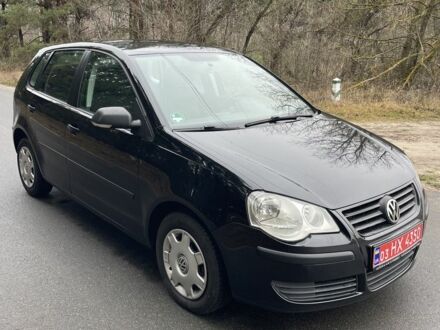 Черный Фольксваген Поло, объемом двигателя 1.4 л и пробегом 200 тыс. км за 4700 $, фото 1 на Automoto.ua