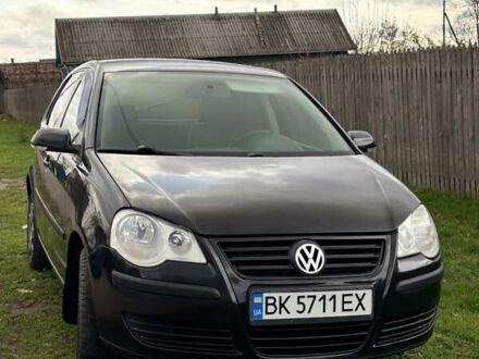 Черный Фольксваген Поло, объемом двигателя 1.39 л и пробегом 160 тыс. км за 4950 $, фото 1 на Automoto.ua