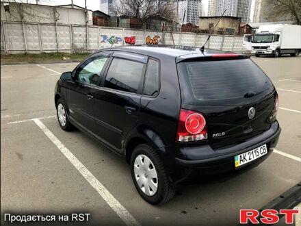 Черный Фольксваген Поло, объемом двигателя 1.4 л и пробегом 114 тыс. км за 3900 $, фото 1 на Automoto.ua