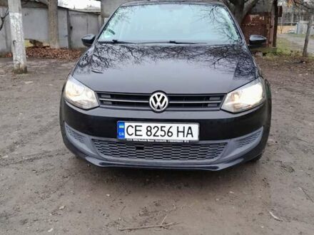Черный Фольксваген Поло, объемом двигателя 1.2 л и пробегом 106 тыс. км за 5600 $, фото 1 на Automoto.ua