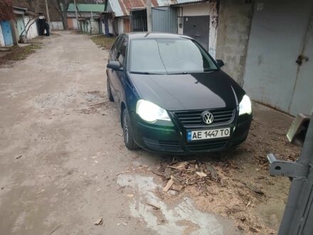 Черный Фольксваген Поло, объемом двигателя 1.4 л и пробегом 180 тыс. км за 4400 $, фото 1 на Automoto.ua