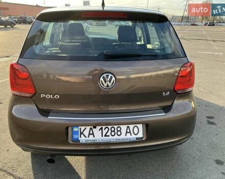 Коричневый Фольксваген Поло, объемом двигателя 1.39 л и пробегом 122 тыс. км за 9500 $, фото 5 на Automoto.ua