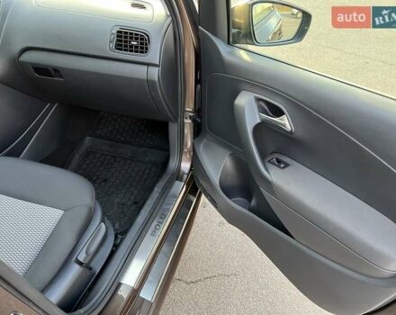 Коричневый Фольксваген Поло, объемом двигателя 1.39 л и пробегом 122 тыс. км за 9500 $, фото 17 на Automoto.ua