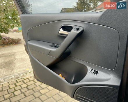 Коричневый Фольксваген Поло, объемом двигателя 1.6 л и пробегом 104 тыс. км за 10700 $, фото 36 на Automoto.ua