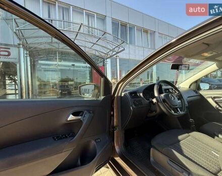 Коричневый Фольксваген Поло, объемом двигателя 1.39 л и пробегом 84 тыс. км за 10200 $, фото 13 на Automoto.ua