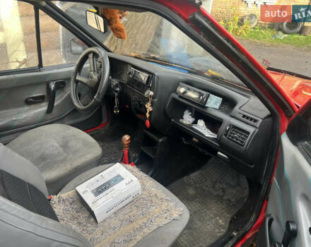 Красный Фольксваген Поло, объемом двигателя 1.04 л и пробегом 200 тыс. км за 1100 $, фото 2 на Automoto.ua