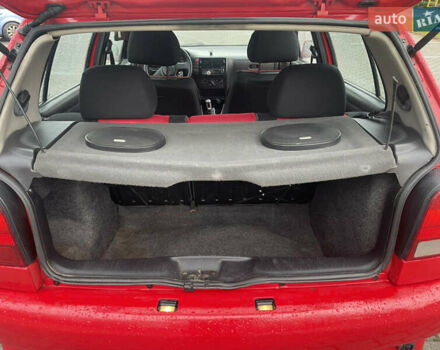 Червоний Фольксваген Поло, об'ємом двигуна 1.3 л та пробігом 200 тис. км за 2200 $, фото 14 на Automoto.ua