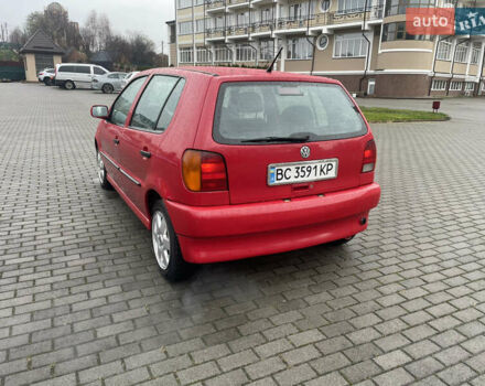 Червоний Фольксваген Поло, об'ємом двигуна 1.3 л та пробігом 200 тис. км за 2200 $, фото 6 на Automoto.ua