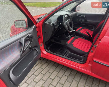 Червоний Фольксваген Поло, об'ємом двигуна 1.3 л та пробігом 200 тис. км за 2200 $, фото 9 на Automoto.ua