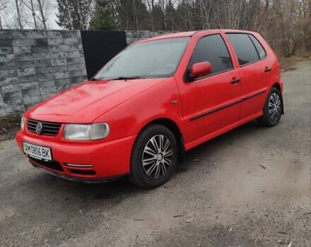 Красный Фольксваген Поло, объемом двигателя 1 л и пробегом 286 тыс. км за 1900 $, фото 2 на Automoto.ua