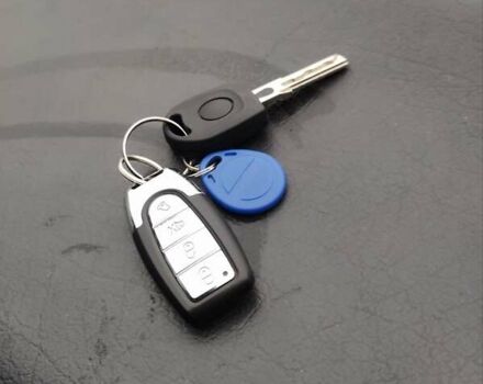 Красный Фольксваген Поло, объемом двигателя 1 л и пробегом 286 тыс. км за 1900 $, фото 3 на Automoto.ua