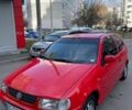 Красный Фольксваген Поло, объемом двигателя 1 л и пробегом 210 тыс. км за 2100 $, фото 1 на Automoto.ua