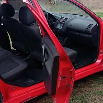 Красный Фольксваген Поло, объемом двигателя 1.4 л и пробегом 277 тыс. км за 3800 $, фото 14 на Automoto.ua