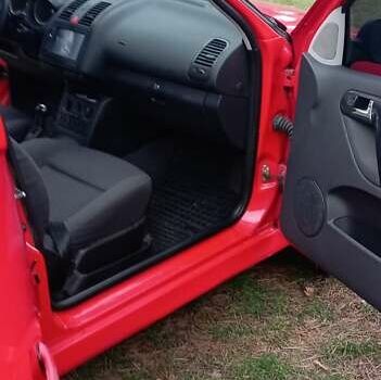 Красный Фольксваген Поло, объемом двигателя 1.4 л и пробегом 277 тыс. км за 3800 $, фото 9 на Automoto.ua