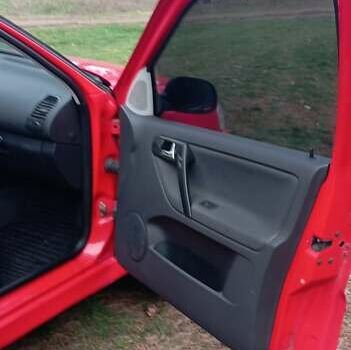 Красный Фольксваген Поло, объемом двигателя 1.4 л и пробегом 277 тыс. км за 3800 $, фото 8 на Automoto.ua