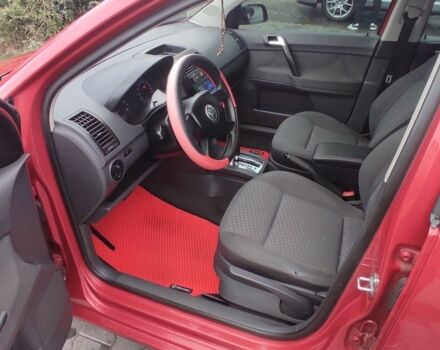 Червоний Фольксваген Поло, об'ємом двигуна 1.4 л та пробігом 252 тис. км за 4000 $, фото 6 на Automoto.ua