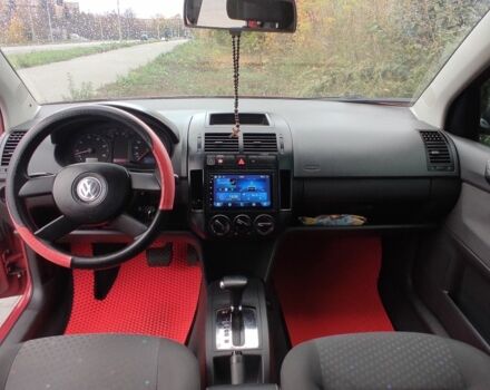 Червоний Фольксваген Поло, об'ємом двигуна 1.4 л та пробігом 252 тис. км за 4000 $, фото 2 на Automoto.ua