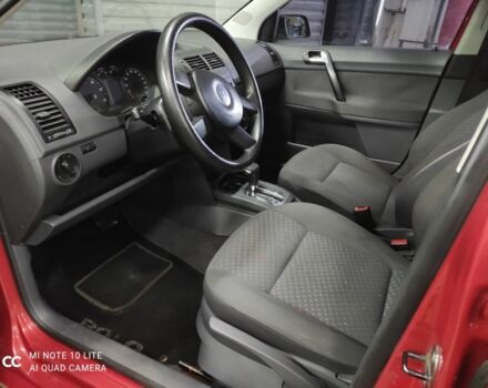 Красный Фольксваген Поло, объемом двигателя 1.4 л и пробегом 213 тыс. км за 3900 $, фото 6 на Automoto.ua