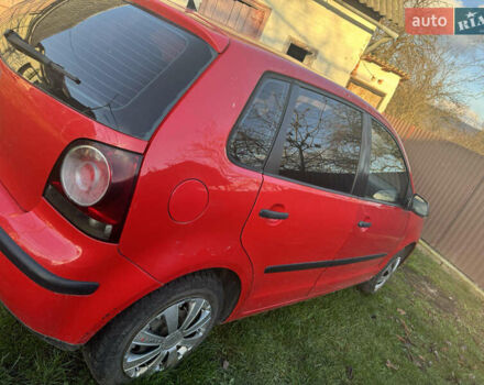 Красный Фольксваген Поло, объемом двигателя 1.2 л и пробегом 175 тыс. км за 3000 $, фото 1 на Automoto.ua